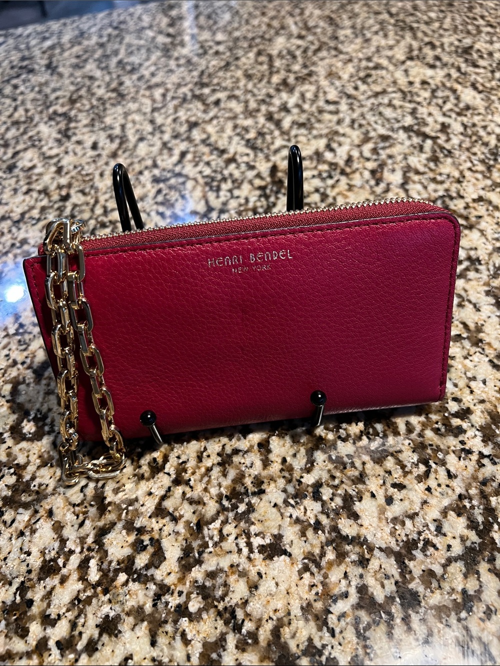 henri bendel Pebbled Chain Wallet in Berry
